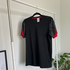 ❤️ Adidas Athletic Training Black and Red Tee